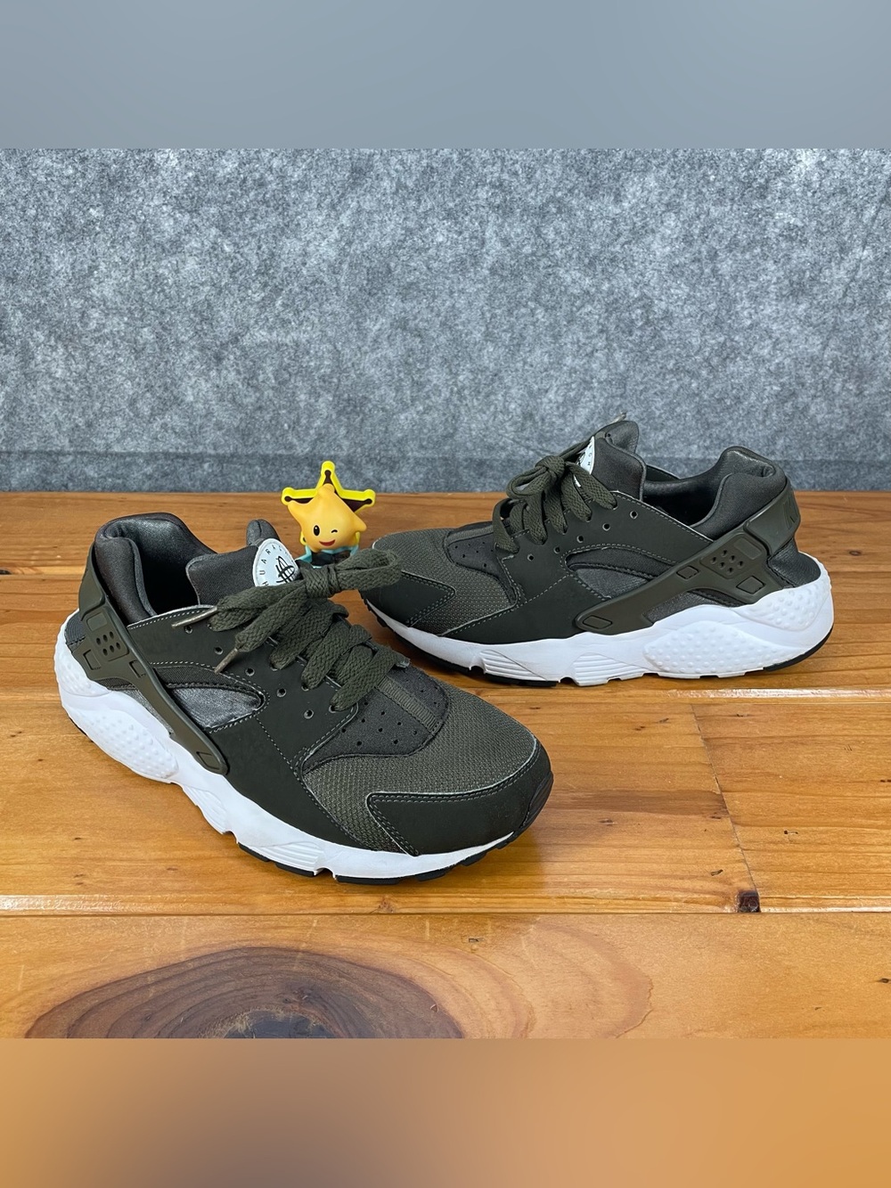Nike Air Huarache Run Cargo Khaki‎ Green 654275-301 Kids 6.5Y / Womens ~7 to 7.5